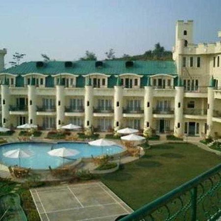 Club Bali Suites At Kota Bunga Cipanas  Exterior photo