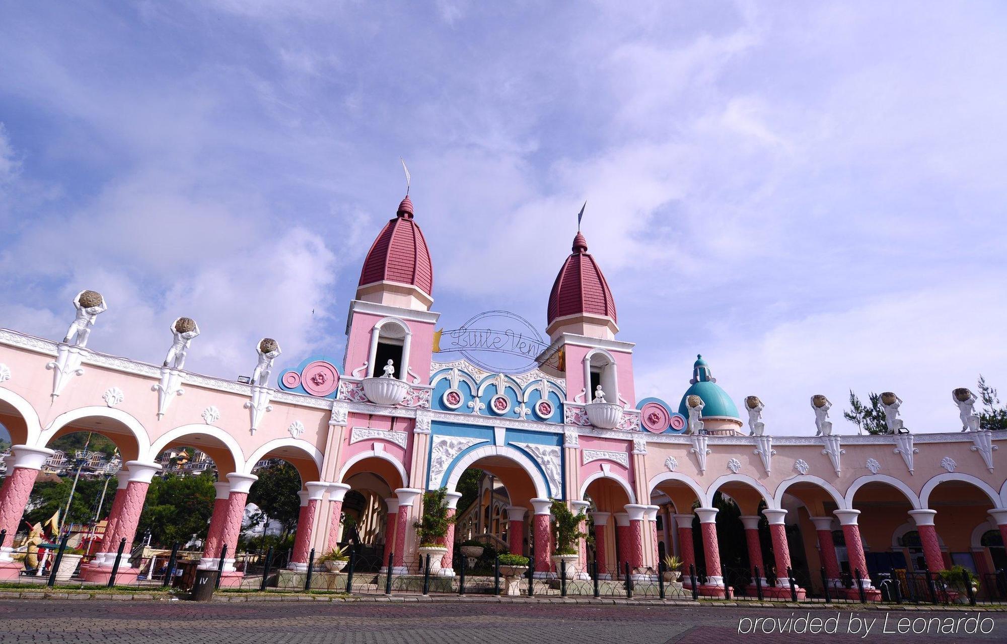 Club Bali Suites At Kota Bunga Cipanas  Exterior photo