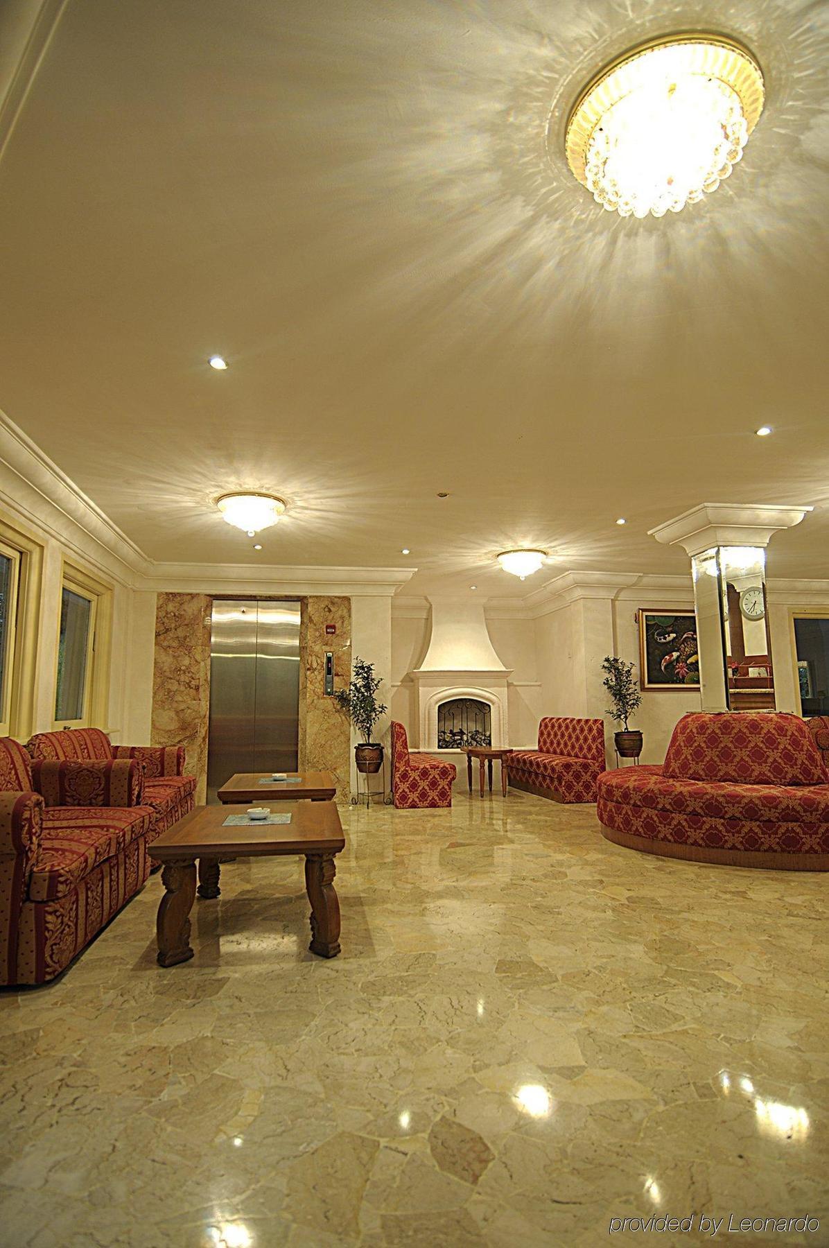 Club Bali Suites At Kota Bunga Cipanas  Exterior photo