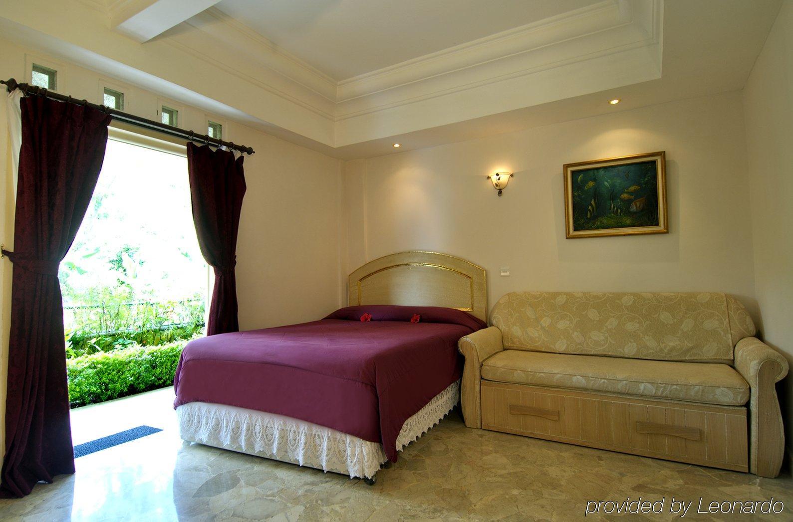Club Bali Suites At Kota Bunga Cipanas  Exterior photo