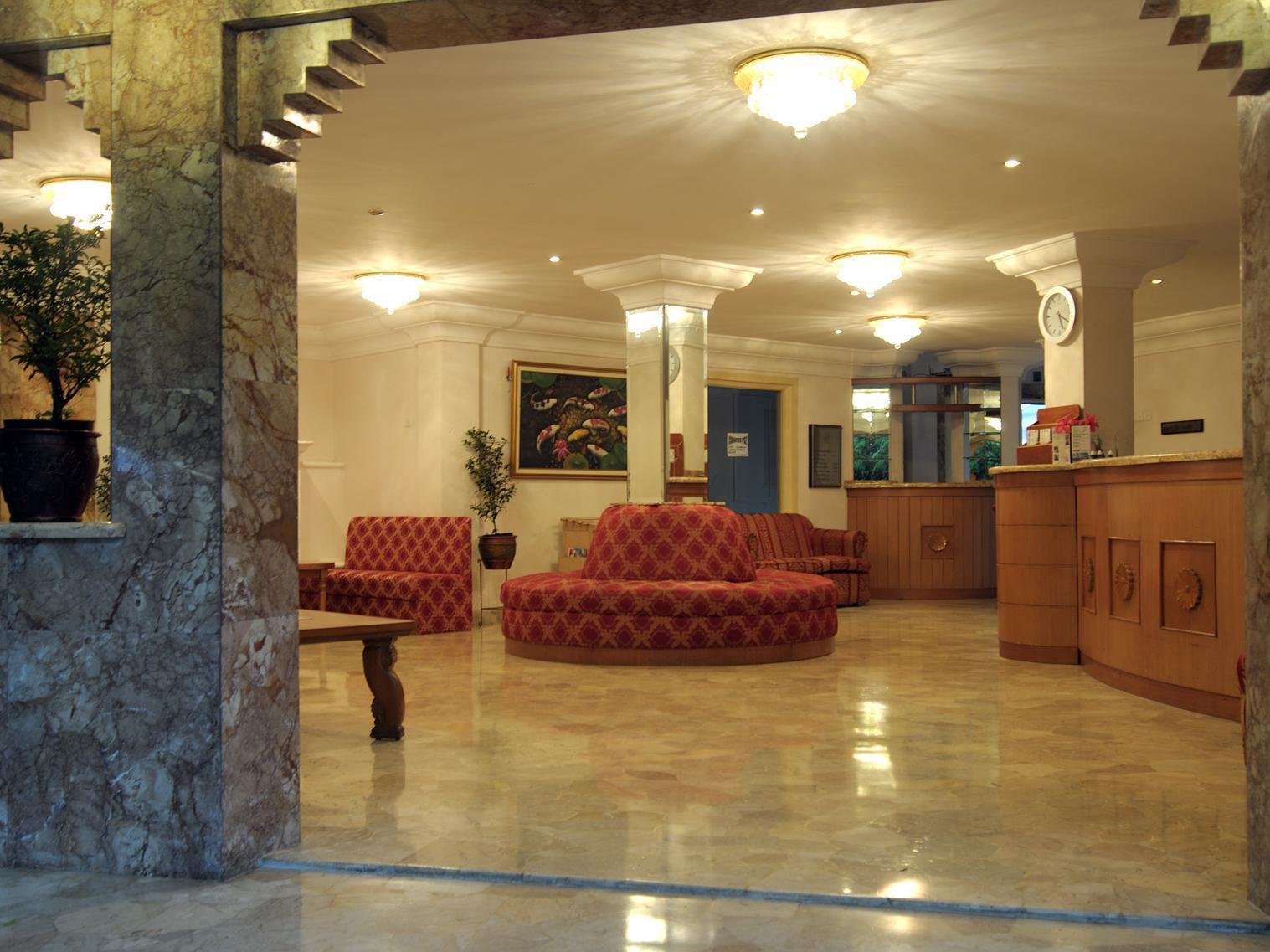 Club Bali Suites At Kota Bunga Cipanas  Exterior photo